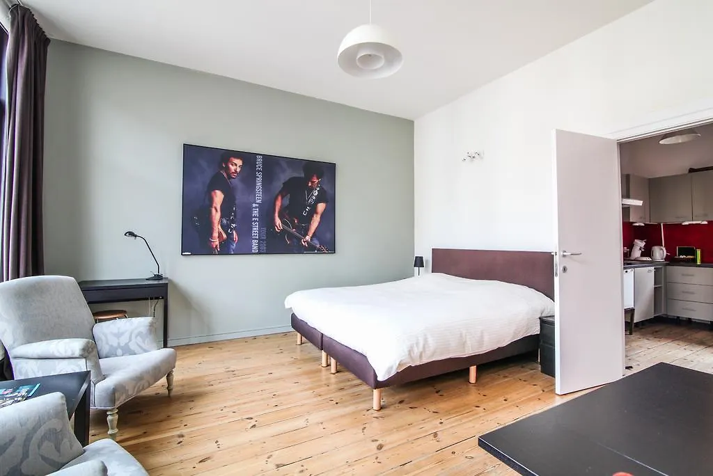 Because The Night City Lodge Antwerpen 3*,  Belgien