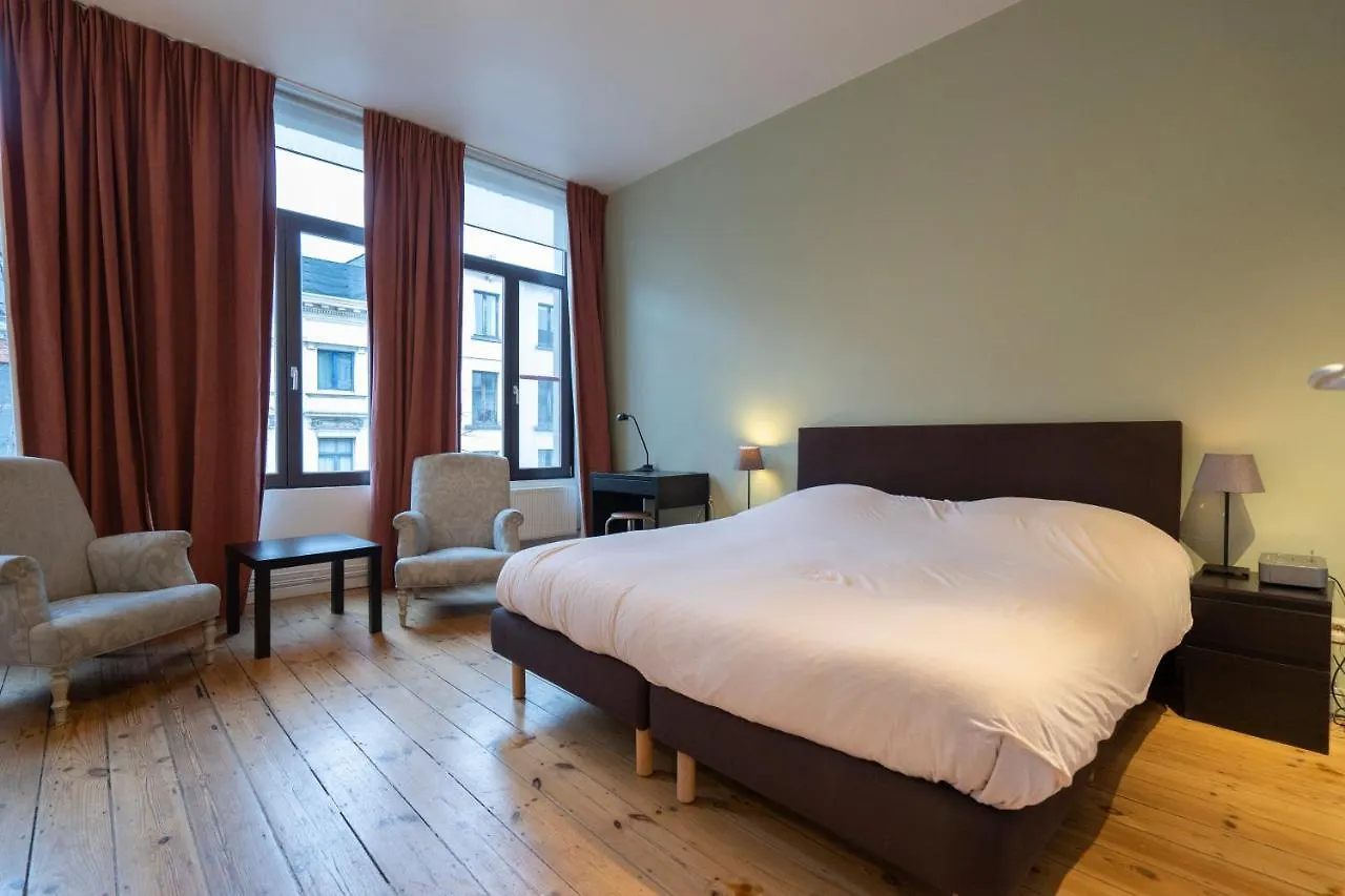 Because The Night City Lodge Antwerpen Frühstückspension