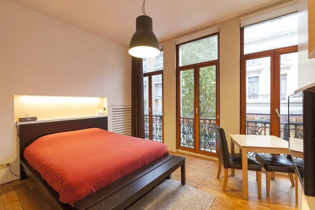Frühstückspension Because The Night City Lodge Antwerpen