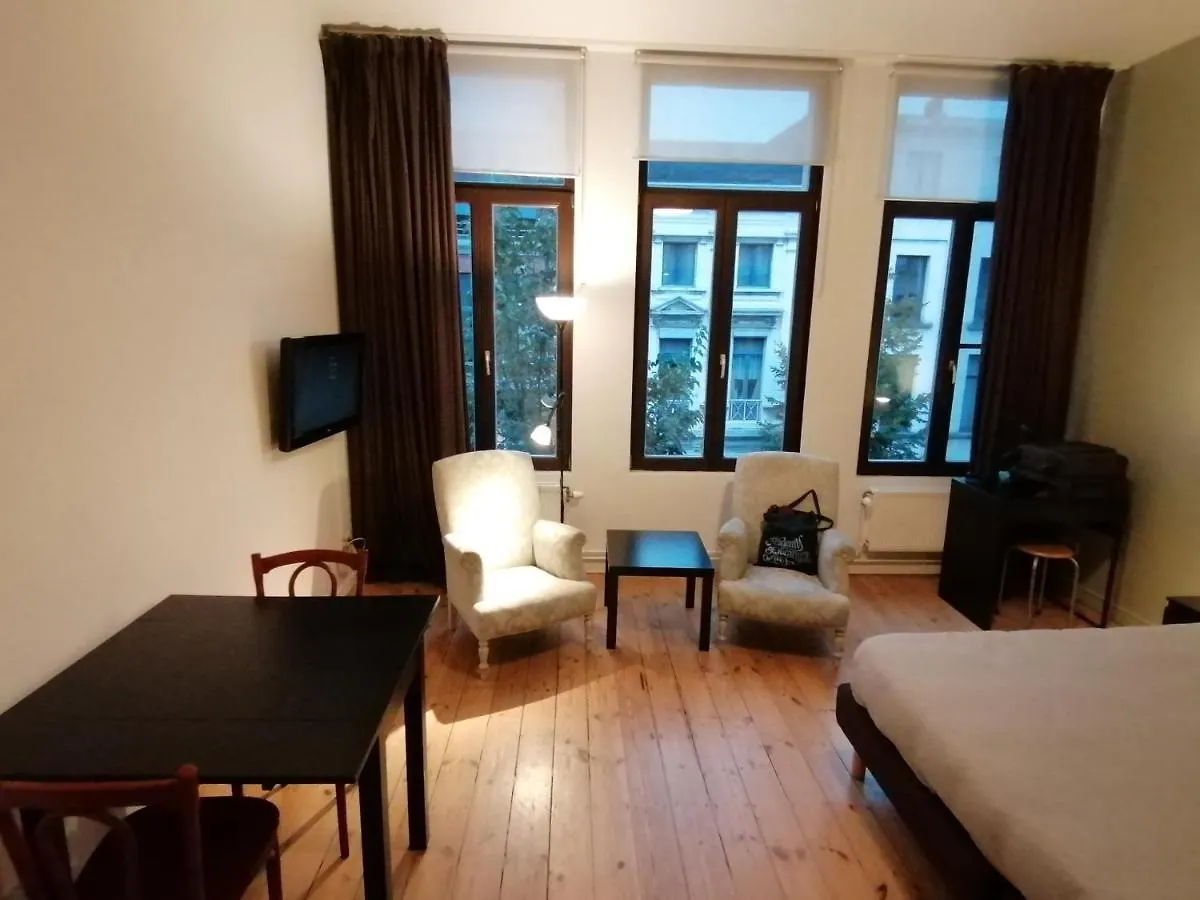 Frühstückspension Because The Night City Lodge Antwerpen